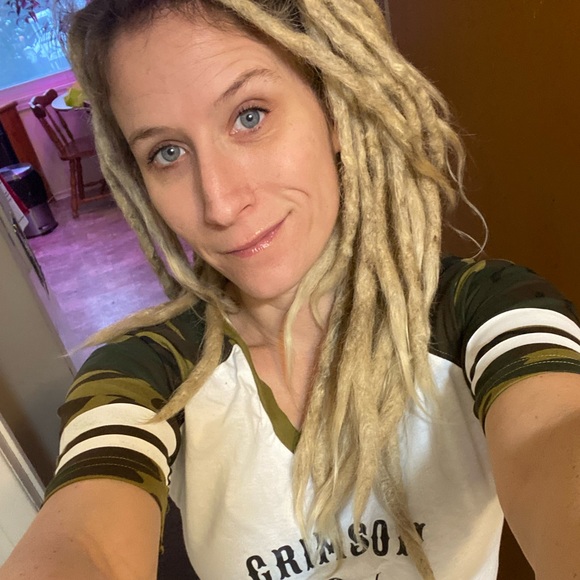 Meet your Posher, Kateya - Picture 2 of 3